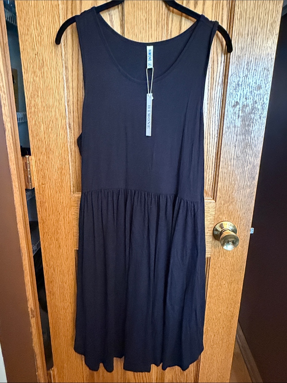 HiMone XL Black Sleeveless Gathered-Waist Midi Dress